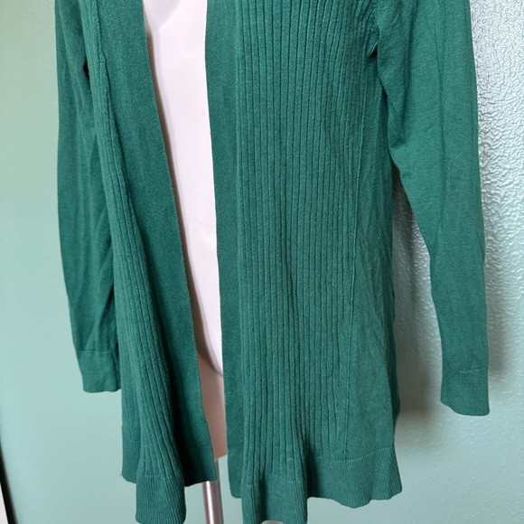 Liz Claiborne Emerald Green Long Sleeve Cardigan Sweater Flowy Top Fall Winter - Picture 3 of 9